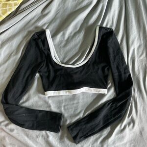 Glassons black and white long sleeve crop top